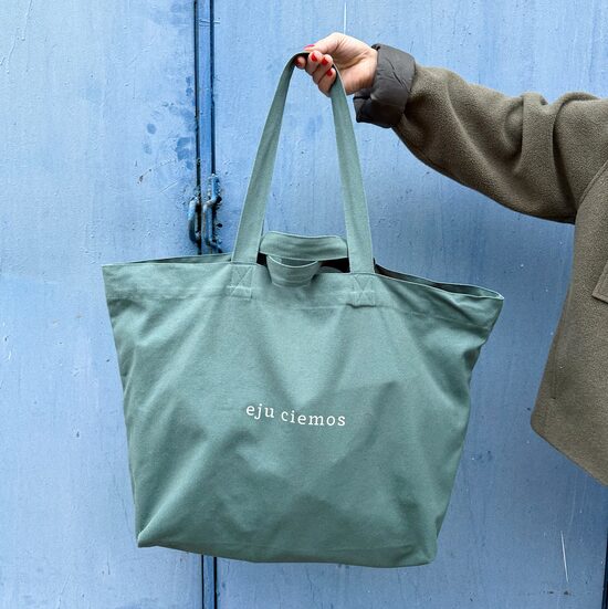 lielā iepirkumu soma "eju ciemos"